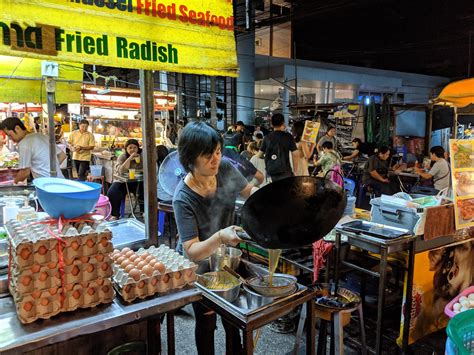 FIRST TIME Eating Thai Street Food at the Sunday Night Market